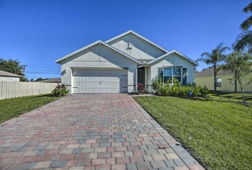 Modern Home With Heated Pool, 3 Mi To Beach