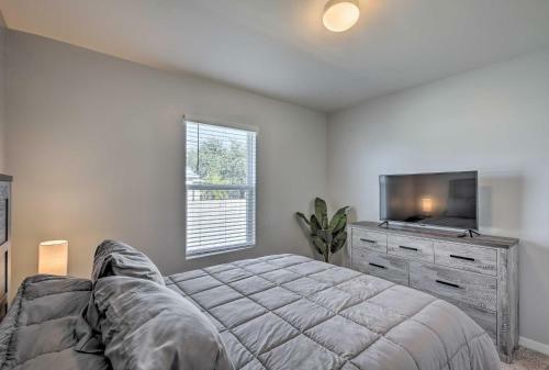 Modern Home With Heated Pool, 3 Mi To Beach