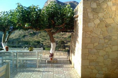 Luxurious Stone Apartment 1