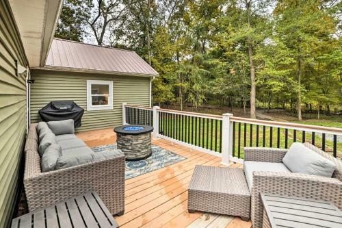 Benton House With Grill, Private Dock And Lake Access!
