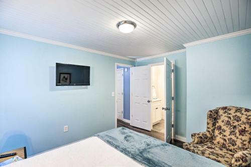 Updated Williamstown Apartment With Kitchen!