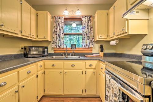 Secluded Dupont State Forest Home, Pets Welcome!