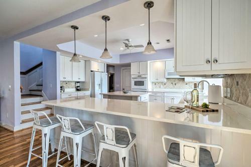 Hampstead Home With Gas Grill, Waterway Access