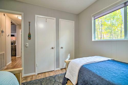 Cozy Cape Royale Cottage With Stone Fire Pit!