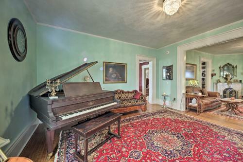Villa Romantic 1850s Home With 2 Acres And Fire Pit!