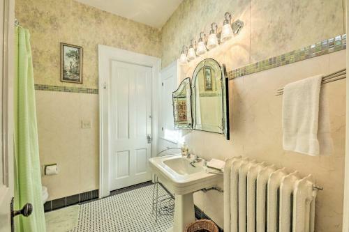 Villa Romantic 1850s Home With 2 Acres And Fire Pit!