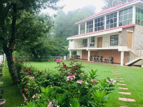H.m.h Lodges & Hotel Resort