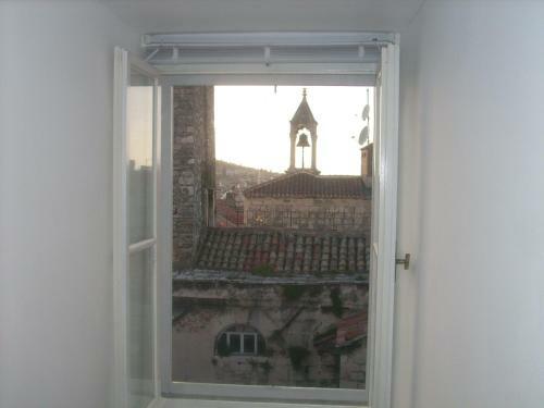 Hostal Opium Old City Apartment