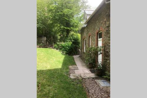 Peaceful Cottage, Close To Coast & Moor