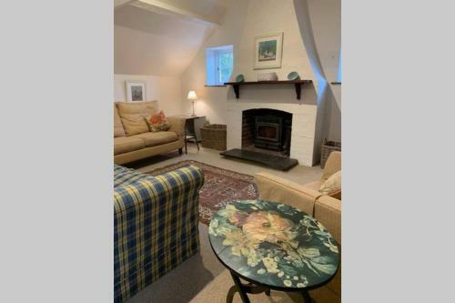 Peaceful Cottage, Close To Coast & Moor