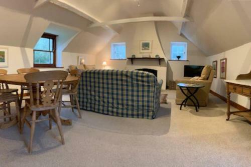 Peaceful Cottage, Close To Coast & Moor