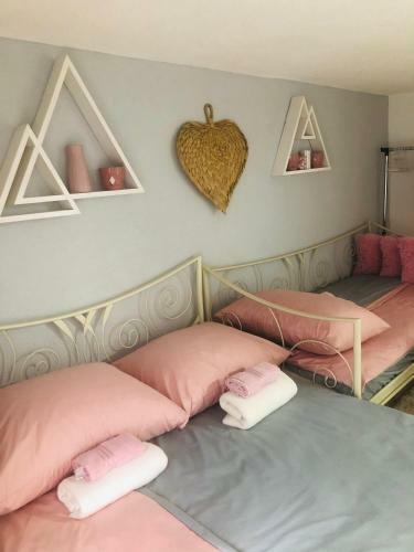 Hostal Apartman Indira