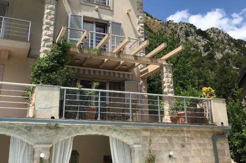 Luxury Apartment With 15m Pool And Big Terrace