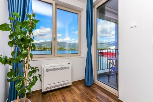 Apartments Maestral