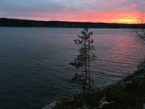 Antinkallio Lakeside Cape