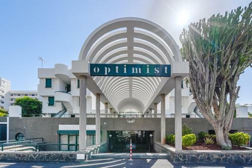Optimist, Apartament Las Americas