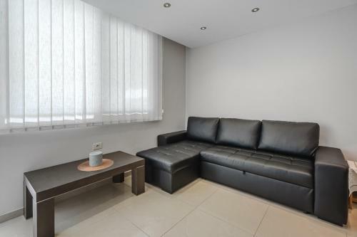 Optimist, Apartament Las Americas