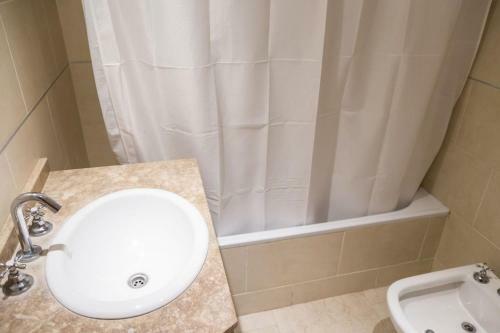 Apartamento Luminoso, Acogedor Y Moderno!!