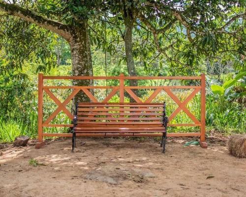 Linda Casa de Verano Con Amplias Zonas Verdes