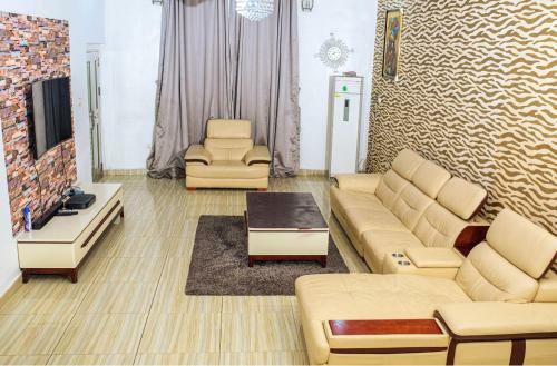 Santa 3 Bedroom Apartment