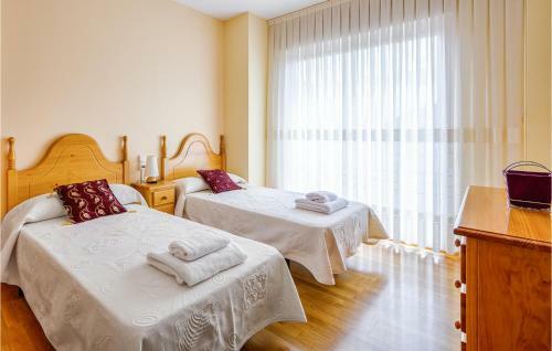 Stunning Home In Badar�n With Wifi And 5 Bedrooms