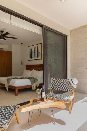 B�ak- C104- Jungle Studio 360� Rooftop Pool And Gym