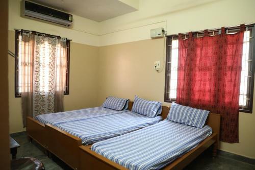 Hotel R. Ve. R Residency