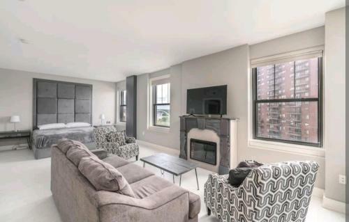 Bird's-eye View Condo