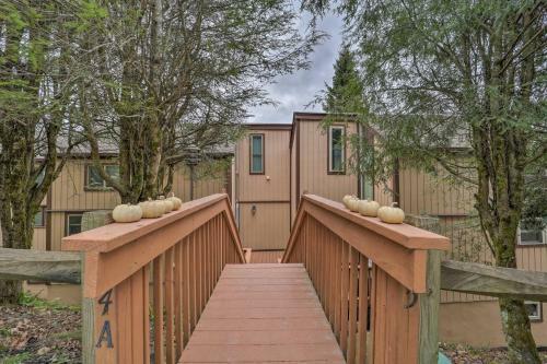 Apartamento Cozy Beech Mountain Condo With Fireplace And Deck