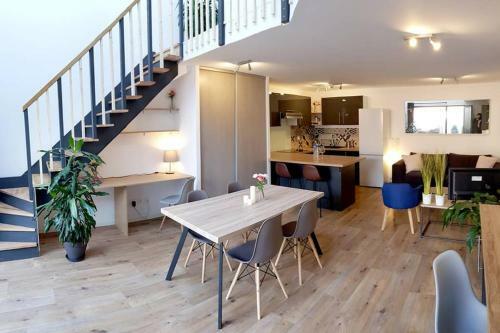 Apartamento Loft Renovation With A Private Garden