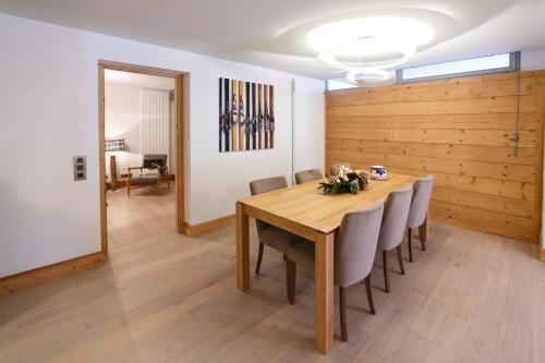 Splendid 2 Bedroom Apartment - Aw 002