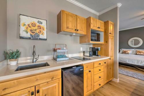 Apartamento Cozy Midway Retreat With Balcony And Mountain Views!
