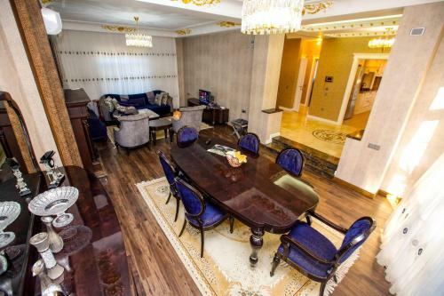 Cheerful 5 Bedroom Villa With Pool