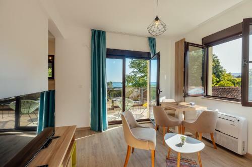 Green Valley Apartments