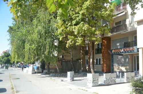 Boulevard Apartments