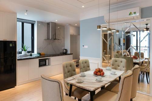 Louis Mo Apartment