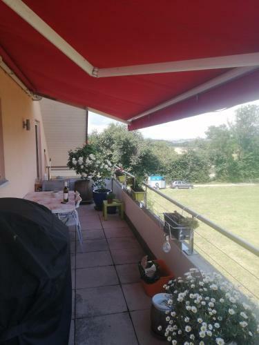 Apartamento Naitarg Home, Aclens, One Family At A Time