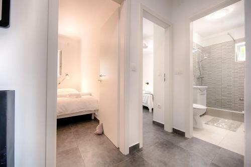 Hostal Apartmani Dule Komiza