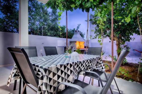 Hostal Apartmani Dule Komiza