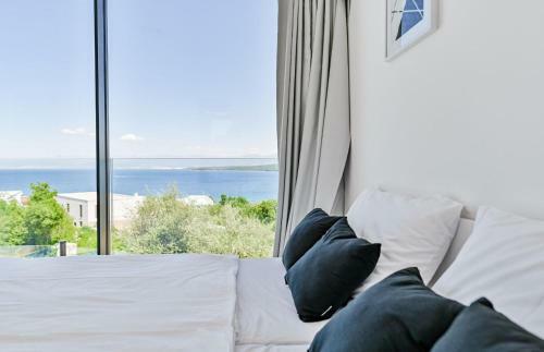 Deluxe Apartment Rova With Private Pool And Sea View