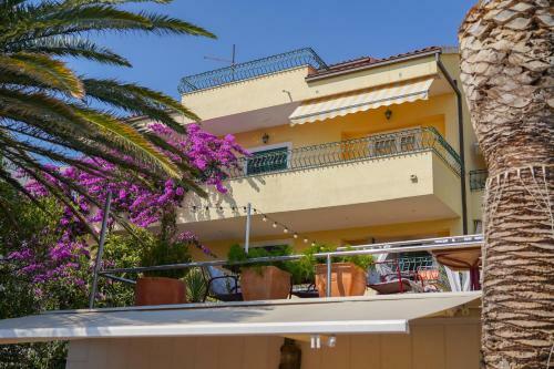 Apartamentos Villa Lean