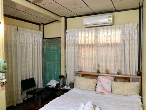 Pee Homestay Lopburi