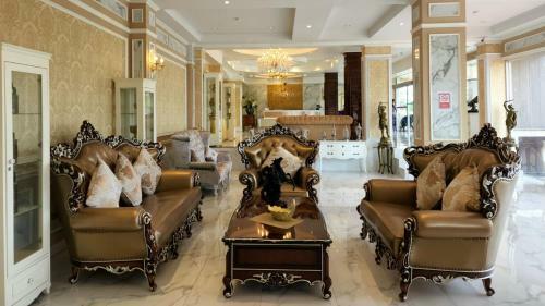 Patra Luxury Hotel