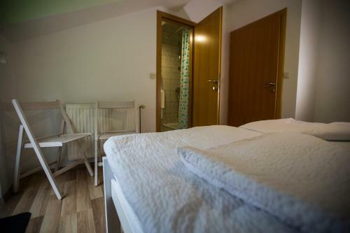 Hostal ?ilin ?emer