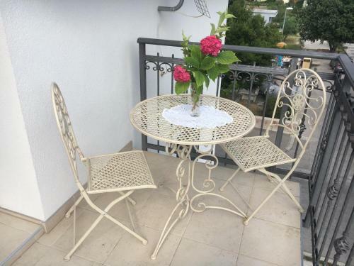 Apartamento Courtyard Seafront House