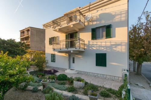 Apartamento Courtyard Seafront House