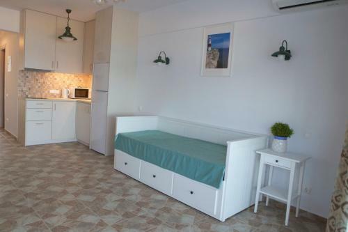 Stylish Psili Ammos Beach Apartment