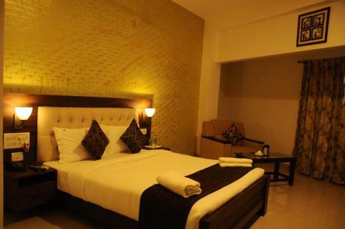 Hotel Platinum Arrow Hub