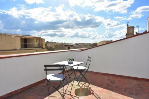 Hostal Casa Tresca - Holiday Accommodations