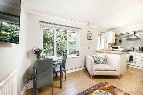 Apartamento One Bedroom Central Slough With Parking